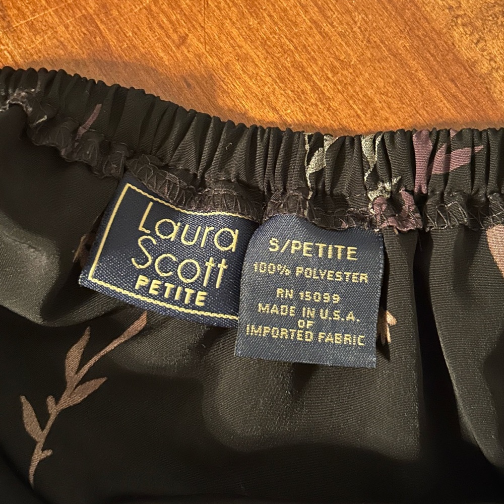 Laura Scott Skirt. Size Small Petite. - Picture 7 of 8